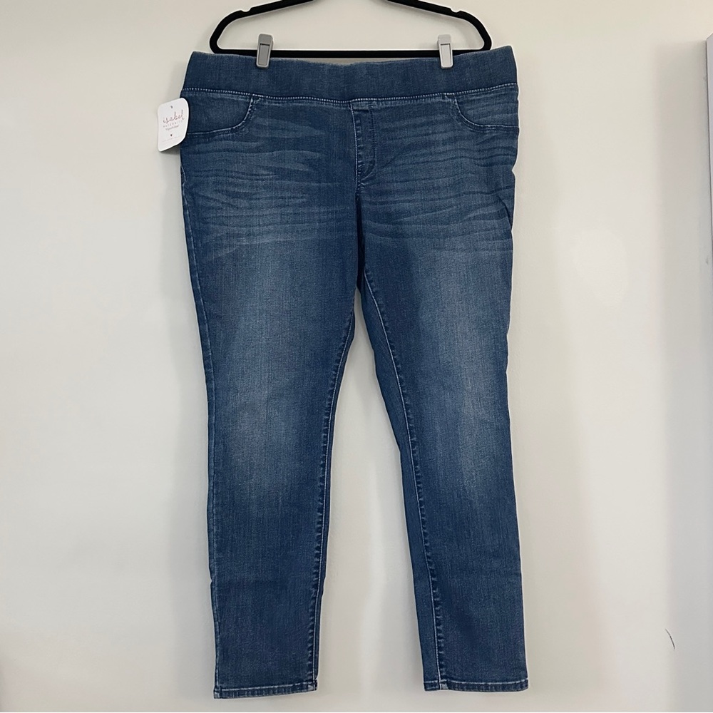Ingrid & Isabel Target Maternity Jean Jegging Size 16